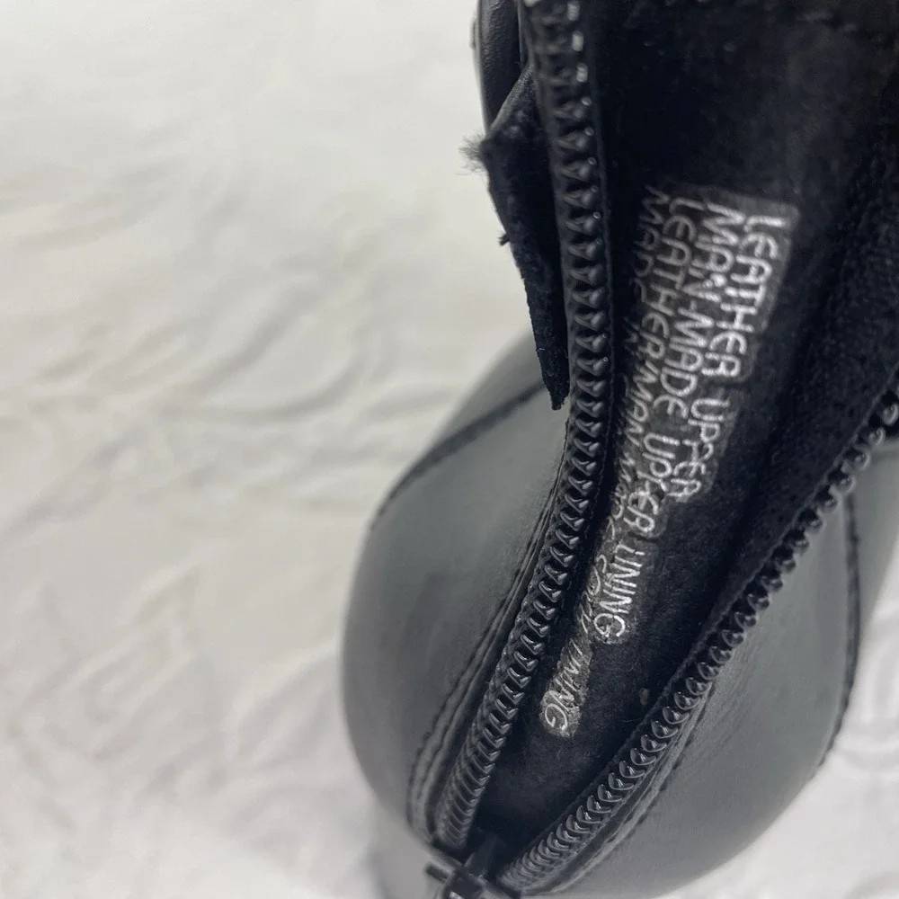 Earth Ankle Boots Womens 9.5 Black Leather‎ Cutout Buckle Block Heel Booties